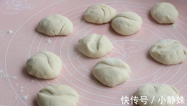 红豆卷|早餐比包子简单,比馒头好吃,两手一卷,出锅孩子一口气吃3个