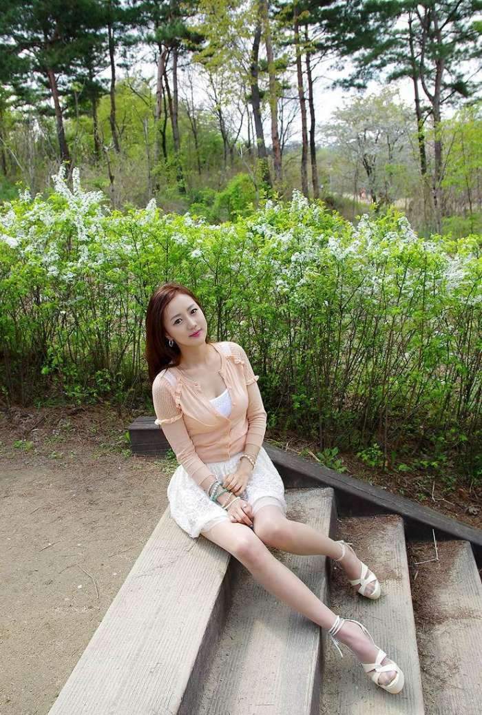 小姐姐|街拍:时尚性感的小姐姐,面容清秀身材高挑,非常的可爱迷人!