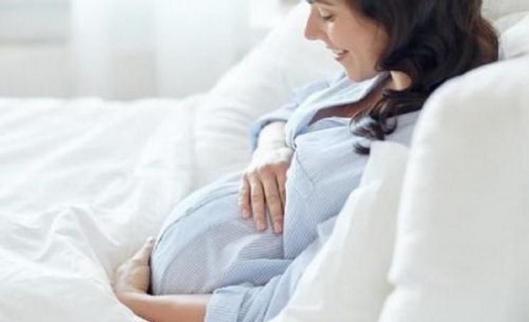 母亲|双胞胎在妈妈肚子里,一个胎动频繁,一个不动,出生后妈妈乐了