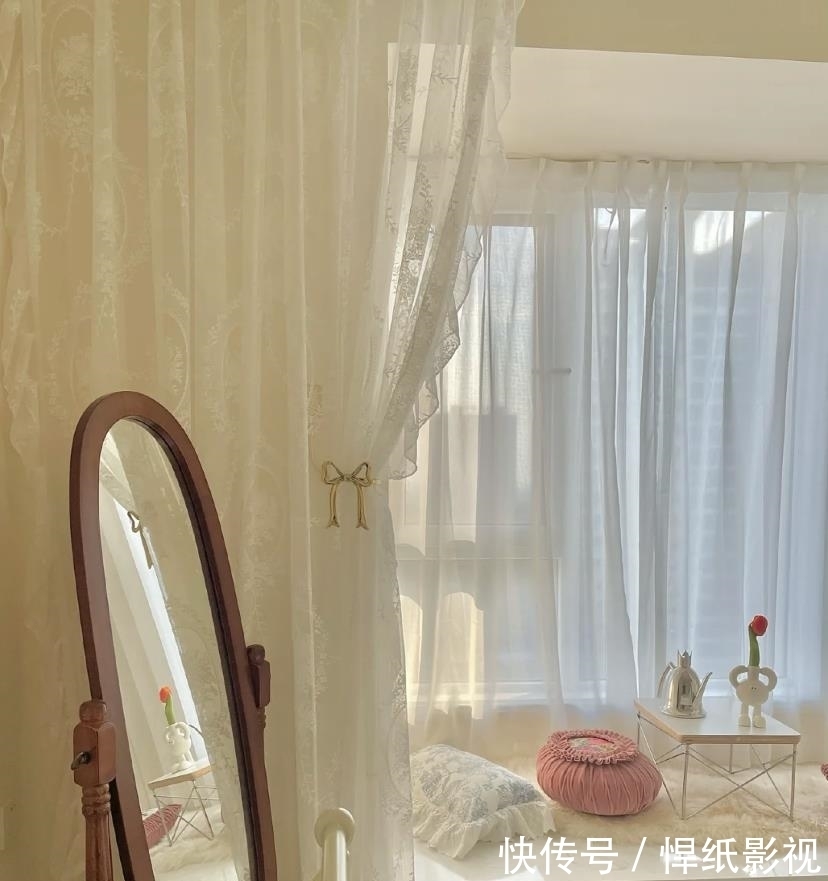 飘窗垫|这是我们见过最浪漫的132㎡法式装修，屋内干净到“一层不染”