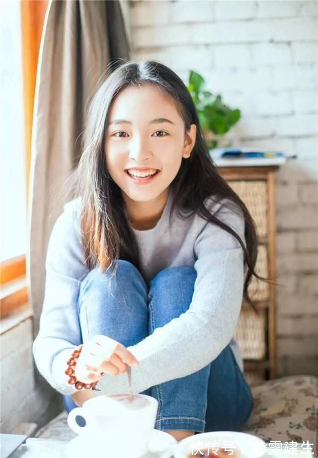 清纯|网红脸已经过时,2020年最火的是初恋脸,清纯高级又耐看