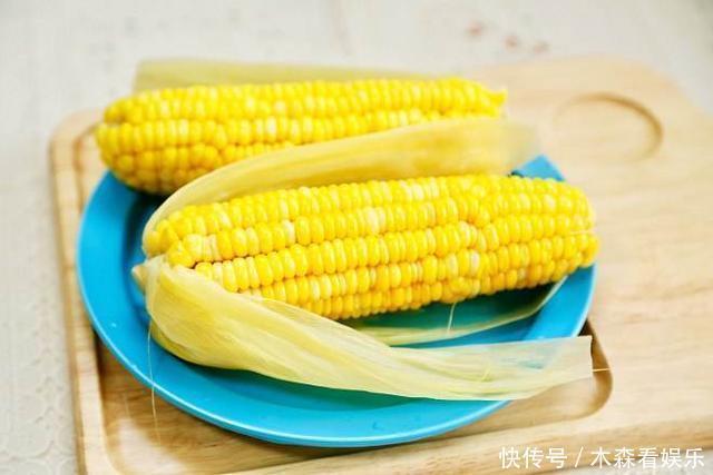 玉米叶|婆婆煮的玉米特别嫩，比外面卖的还要香！每次煮都加点它