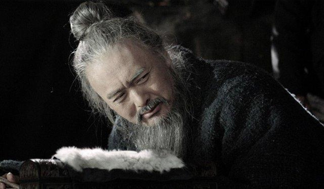 齐国!孔子问一7岁小孩:天上有多少颗星星?小孩回答后,孔子行礼拜师