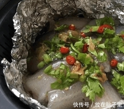 这种鱼以前虽然廉价,但还是很多人爱吃,而且它的做法有还不错