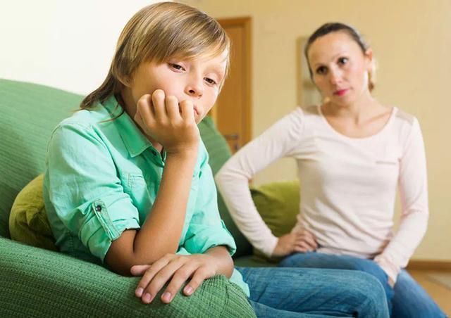 小时候|长大后“吃得开”的孩子，小时候大多有这两个特征，你家娃有吗？