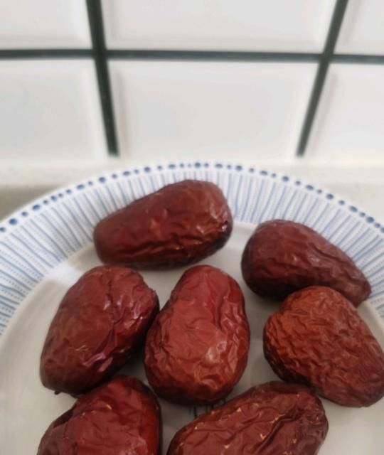 中筋面粉|蒸红糖馒头，不要只加酵母，面里加一点它，香软有嚼劲，个个开花