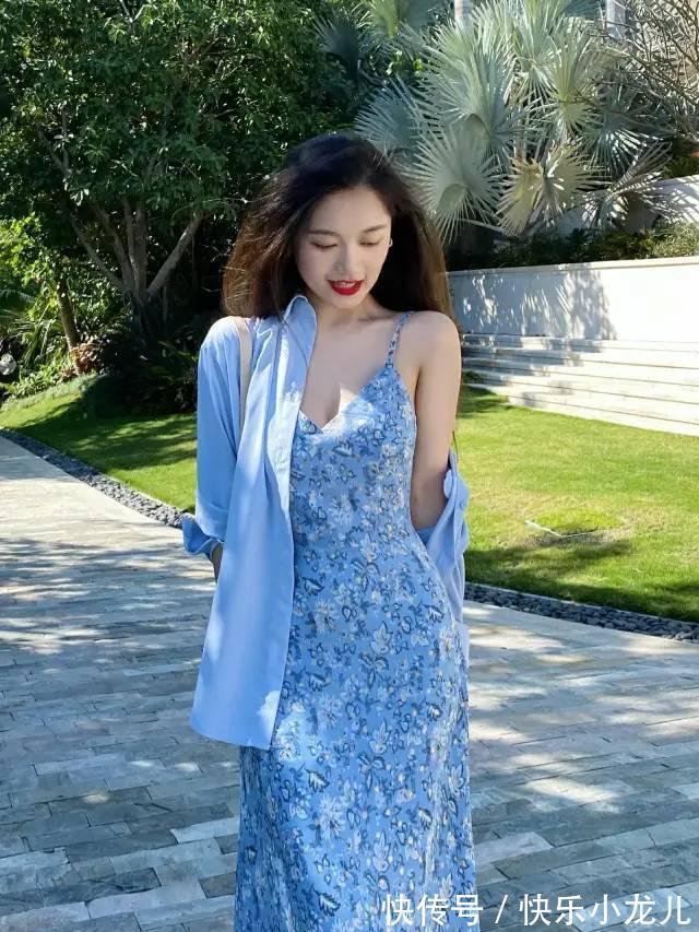 锁骨 吊带背心还采用了纤细的吊带设计,展现出迷人的锁骨以及香肩