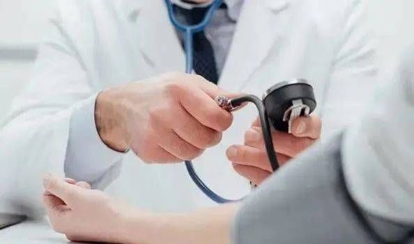  血压高|高血压，预防中风，谨记：早起三不宜，饭后三不急，睡前三不做！