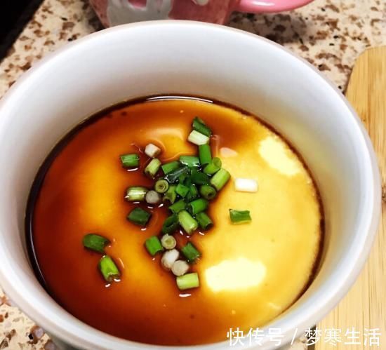 蜂窝状|蒸鸡蛋羹,加热水还是加冷水?大厨教你一招,鲜嫩可口,入口即化