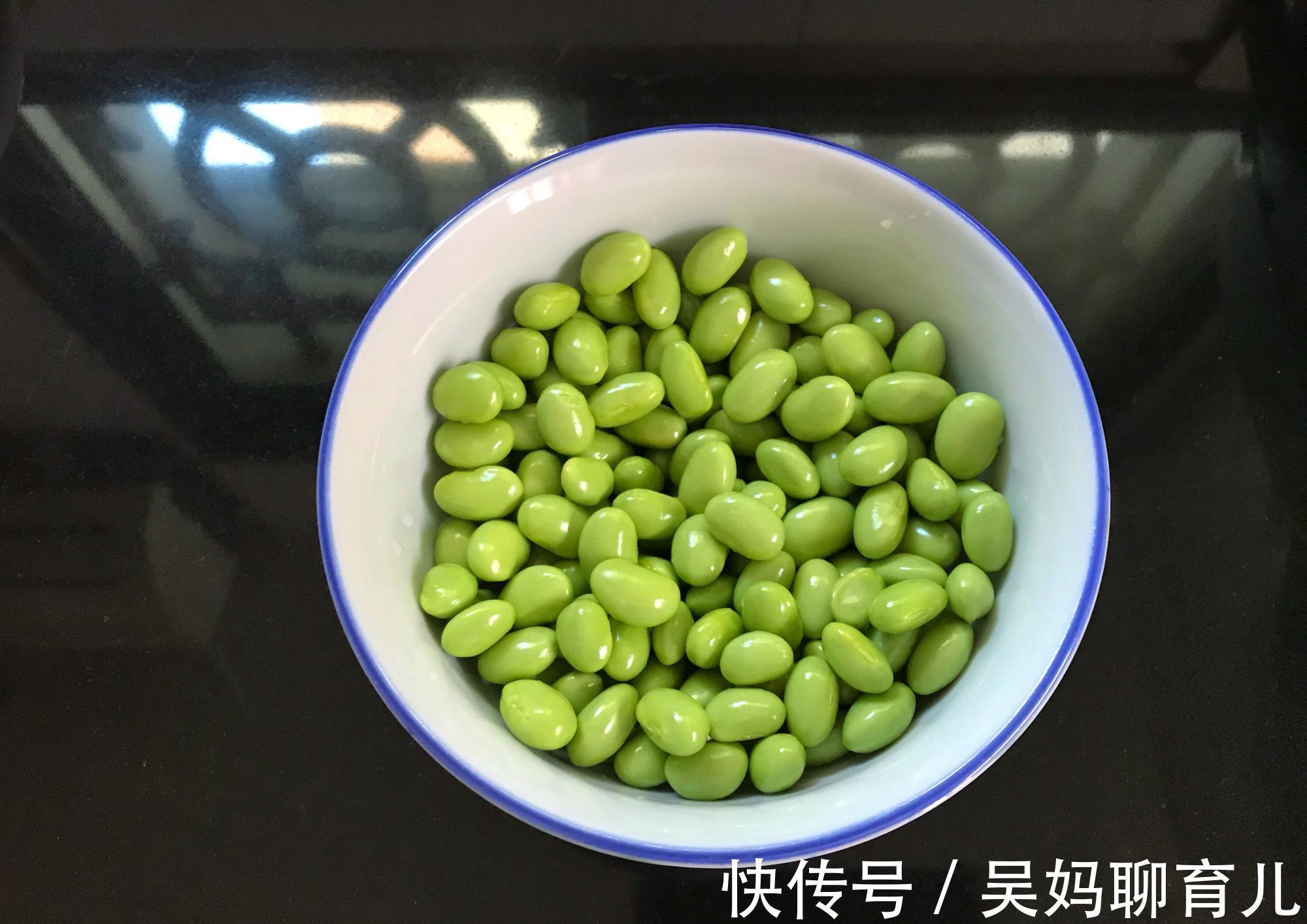杏鲍菇|夏天易出汗,可多吃此菜,4种食材一起炒,解暑开胃,没肉也下饭