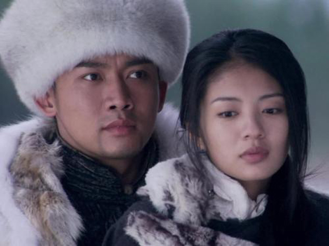 苗若兰|雪山之巅,胡斐最后一刀是否砍向苗人凤苗若兰手中一物或是答案