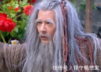 真传&神雕中,她与郭芙同父异母,曾得周伯通真传,她母亲曾爱上欧阳锋