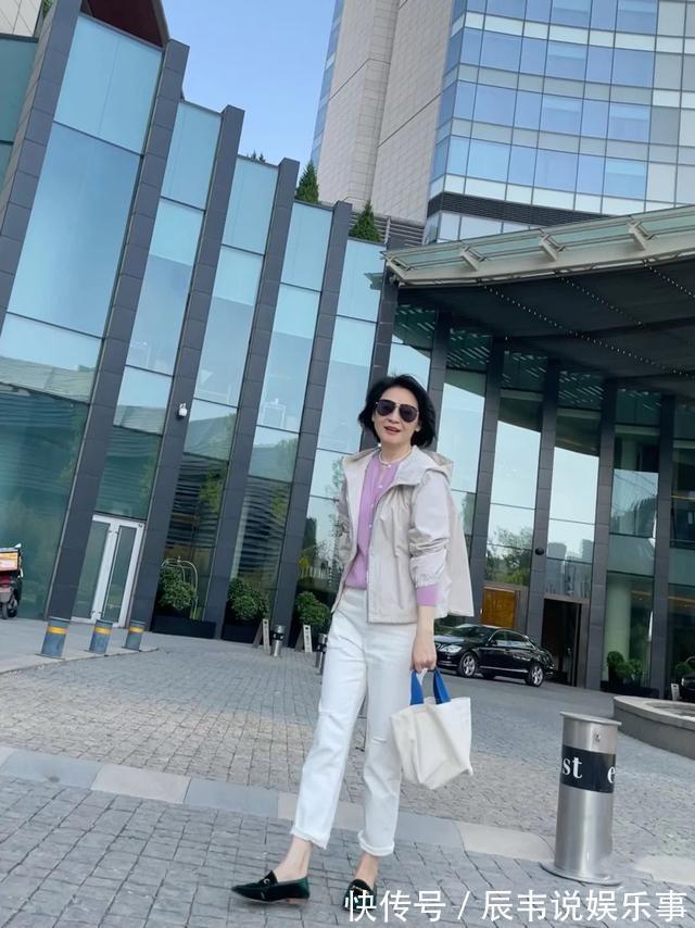 时尚 这位中年妈妈真会穿,她的“4件外套”很时尚!详细穿搭干货附上