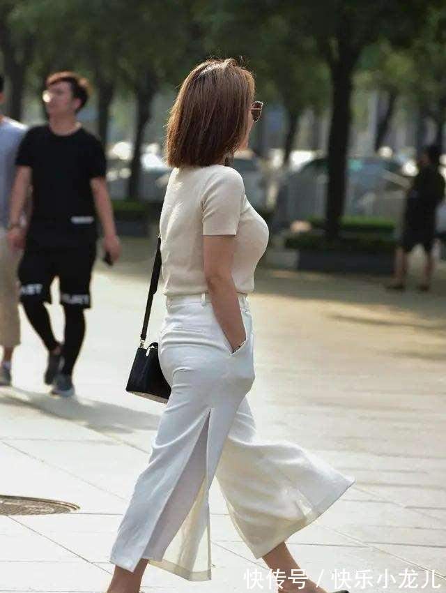 气质 好看洋气的打底裤穿着增添简约的美感,气质女生都喜欢,清新靓丽