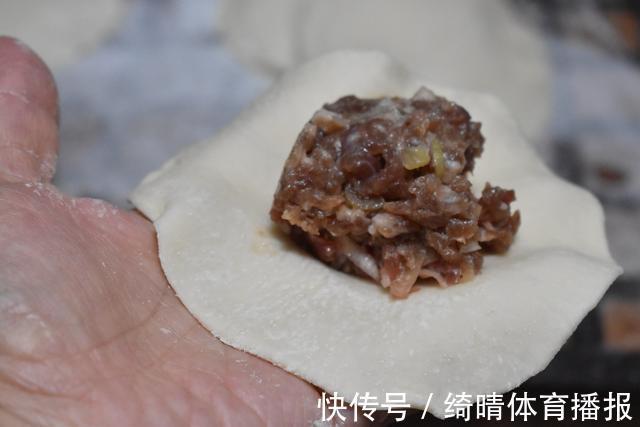 中筋面粉|早餐爱上这包子，蓬松暄软，用这食材做馅鲜美营养好，贵一点也值