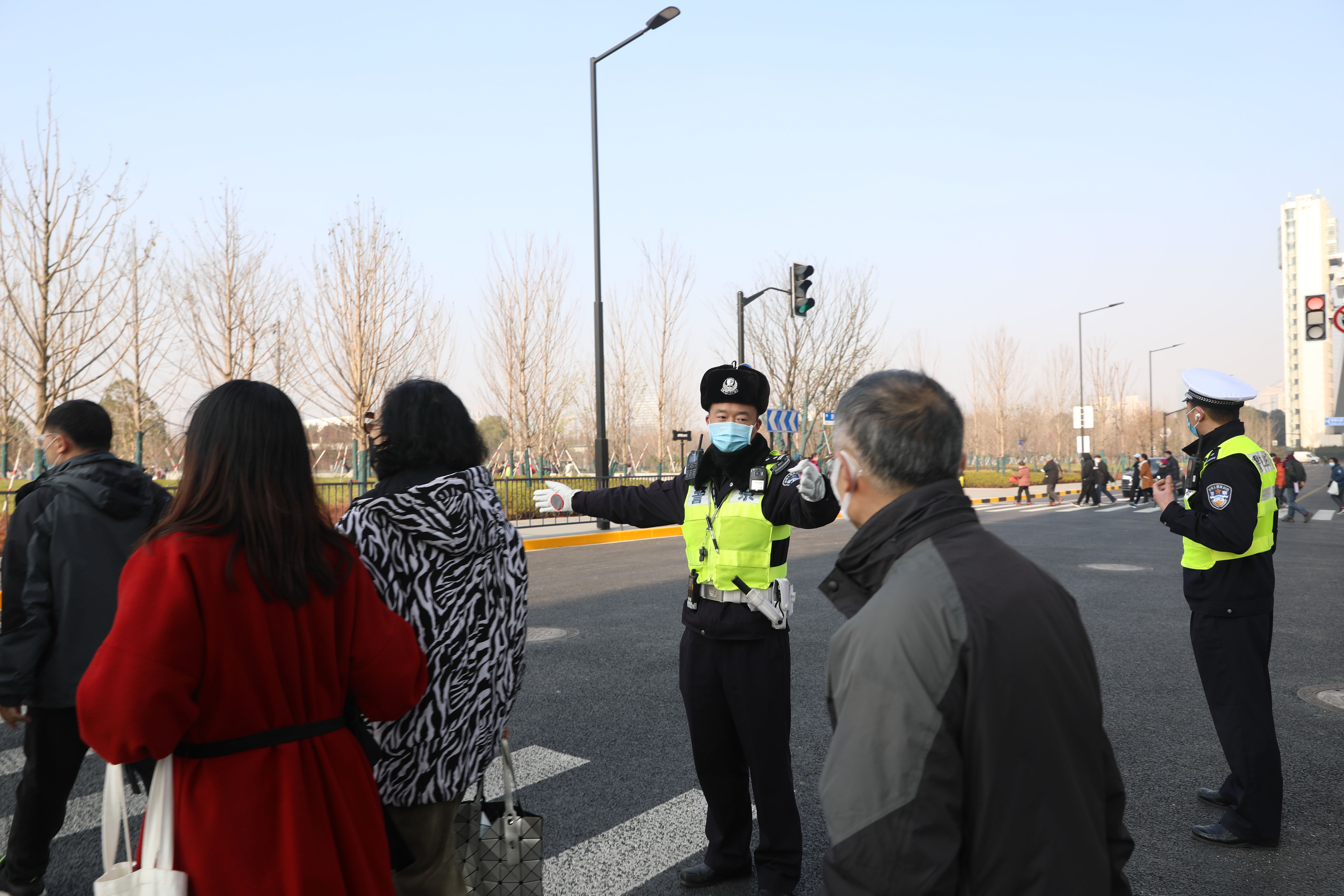 警方|元旦假期世博文化公园迎市民打卡热！ 浦东警方精准分流保平安