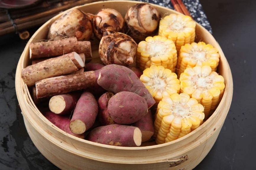 便秘|容易便秘的人，不妨试试3类食物，就在我们身边