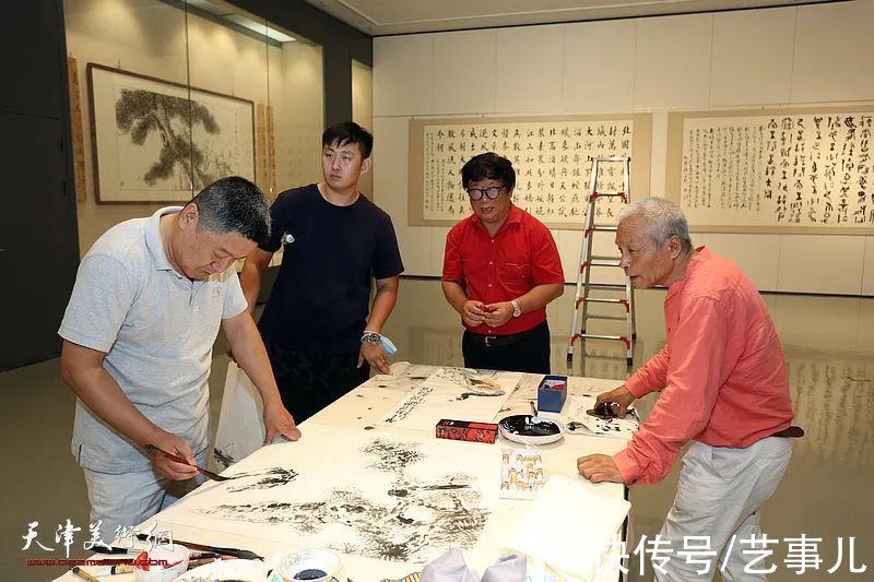 蓝天救援队|孙荣刚师生展滨海圆满收官呈两大看点：书画致敬英雄 收李建华为徒