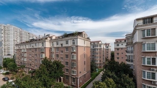 建筑学|同一栋房子,为何西户“抢空”,东户却没人要建筑学家给出答案