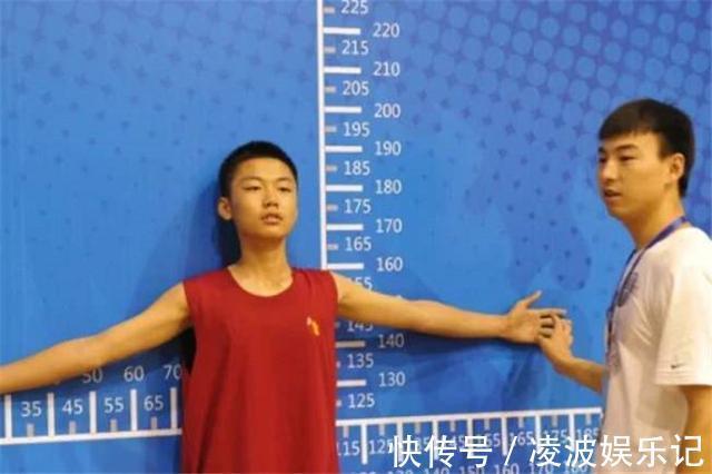 骨骼|孩子停止发育会有3个前兆,如果你家孩子全中,身高基本已成定局