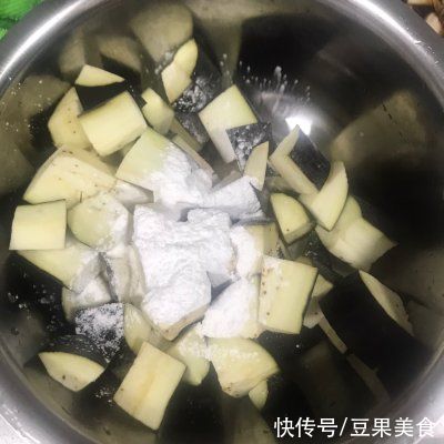 茄子|最详细的快手菜红烧茄子的做法，再学不会我也没办法了