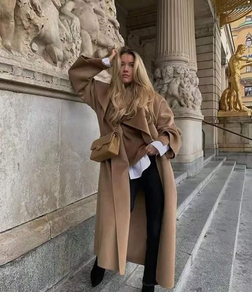 不论穿羽绒服还是大衣,一定要牢记“上下法则”,时髦显高级