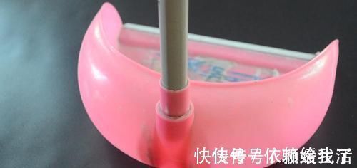 你家里有用旧不要的百洁布吗?这个用途太聪明了,越早知道越好