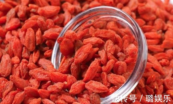 枸杞|枸杞白天吃和晚上吃哪个好吃对“赛人参”,吃错“易生病”