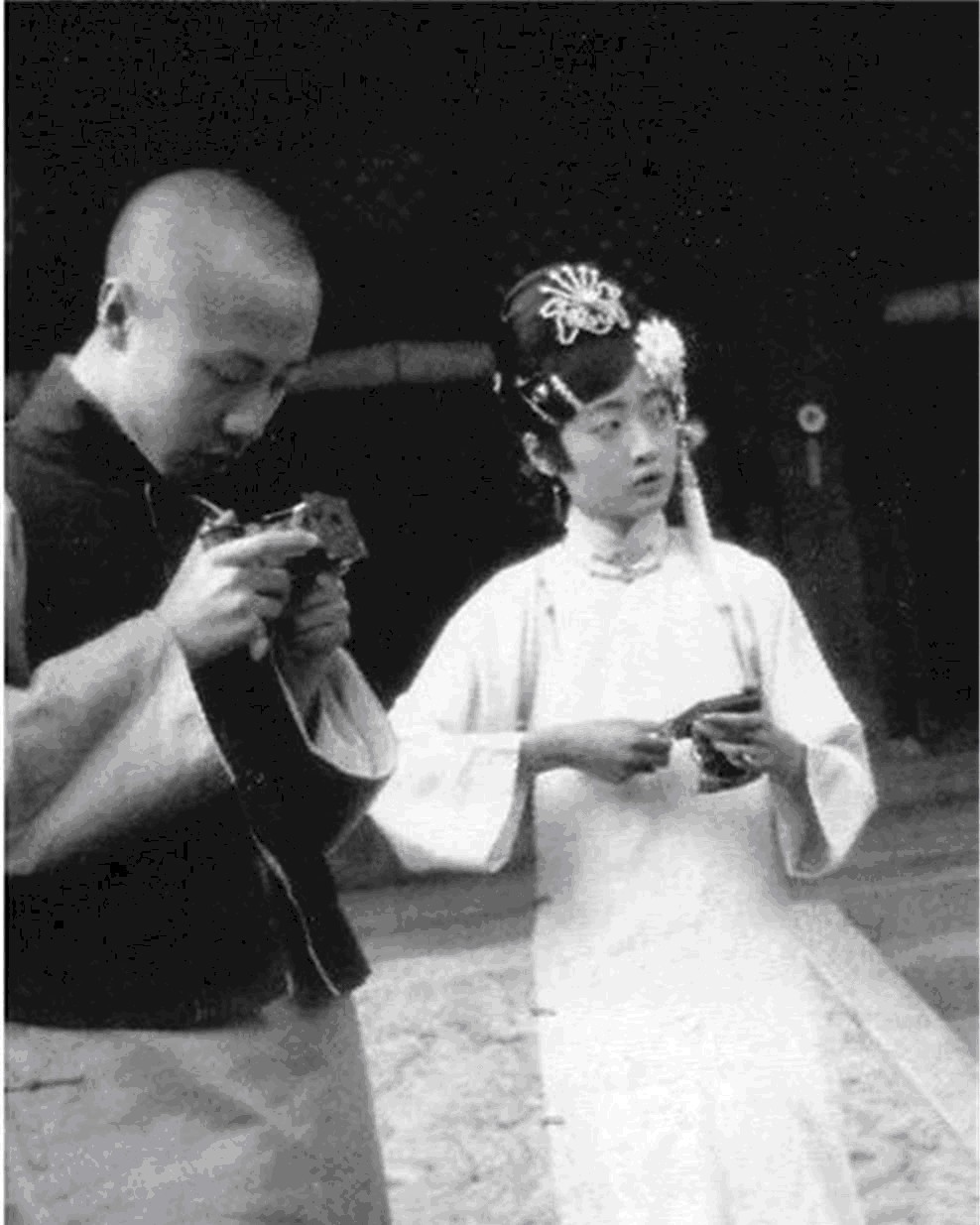 真实写照|4张罕见照：民国时期职业收尸人的真实写照，图4军阀张宗昌的“洋太太”