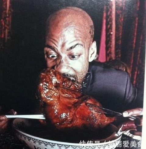 库里|NBA吃货遇上中国美食库兹马吃100个饺子,字母弟一人吃9桶泡面