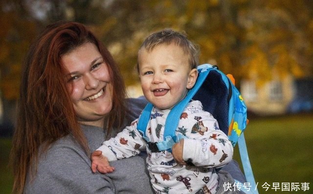 怀孕|英国女孩得知自己怀孕一个多月,三天后她竟坐在马桶上生下孩子