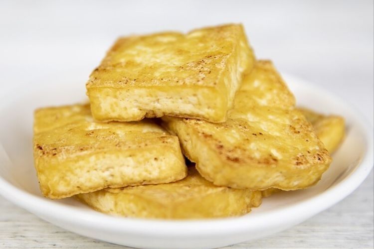 豆腐最怕直接下锅煎，下锅前多做这2步，豆腐不散不碎不粘锅