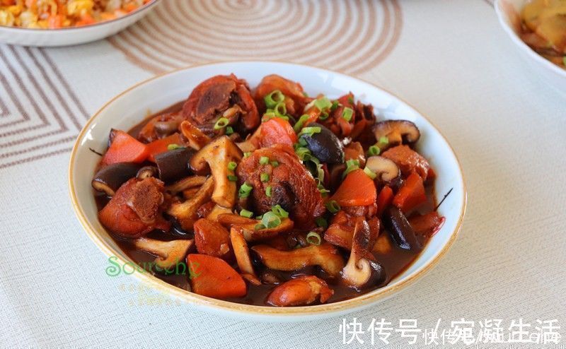 冬天的晚餐四菜一汤,只需30分钟,热乎乎端上桌,实惠又美味