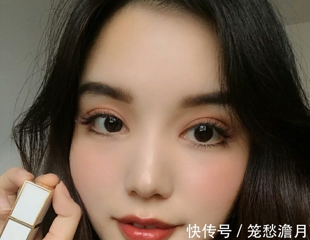 TF 冷门却好看的宝藏口红：YSL玫瑰酒红色复古，TF肉桂奶茶色温柔