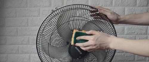 不管电风扇多脏，教你不用拆下清洗，几分钟变得干净无灰尘，实用