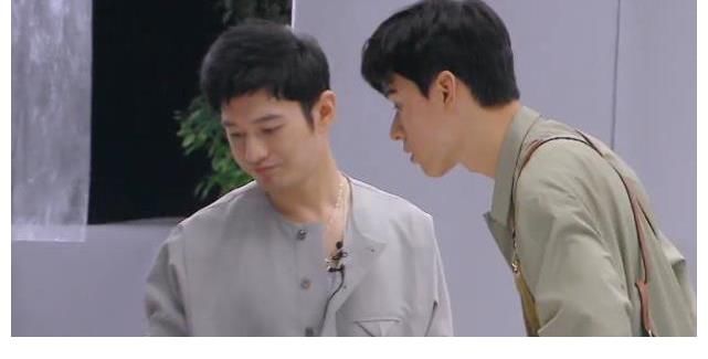 黄晓明|赵丽颖王俊凯空降《中餐厅》，亮相方式很心酸，没常驻节目真可惜