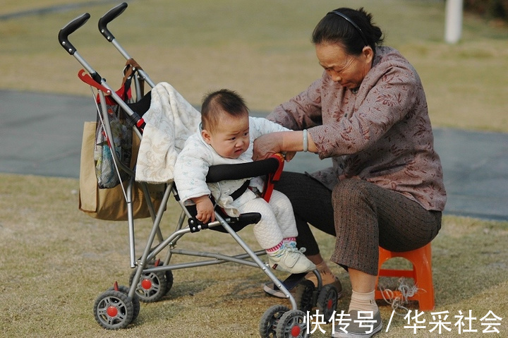 爸爸妈妈|在孩子眼中，奶奶和外婆有啥区别？这三个孩子说得很透彻