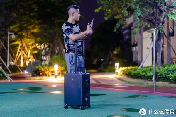 地平线|君的生活日志 篇五十五：旅行的好伙伴，地平线8号登机箱，好推又时尚！