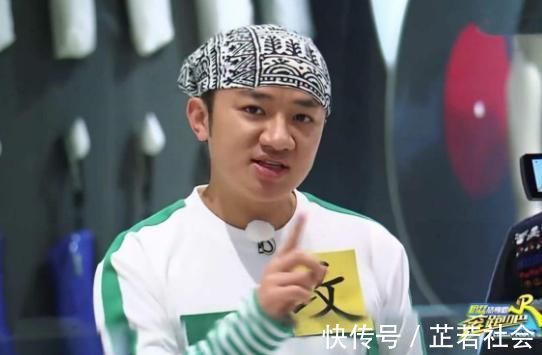 為啥王祖藍只在跑男中戴頭巾，其他節(jié)目卻從來不戴？原因令人感慨