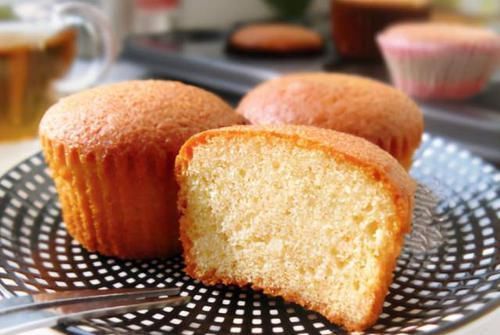 自制老式鸡蛋糕,不加一滴水,学会这个配方技巧,不用去蛋糕店了