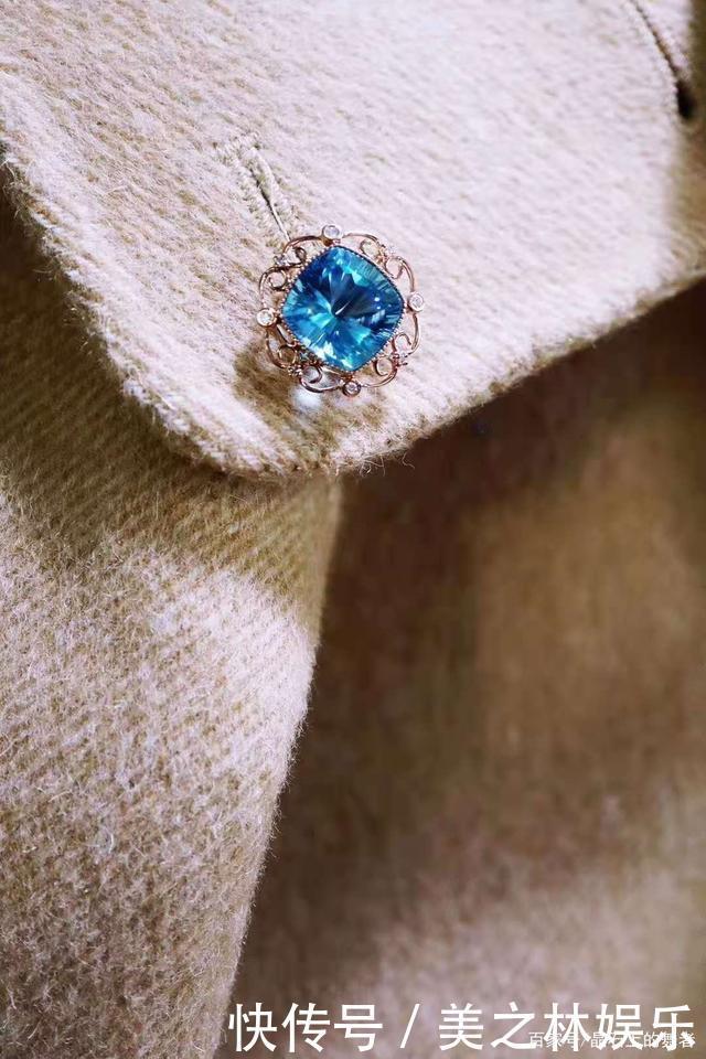 秋冬一款胸针胜过10件大牌珠宝,get胸针的佩戴方式!