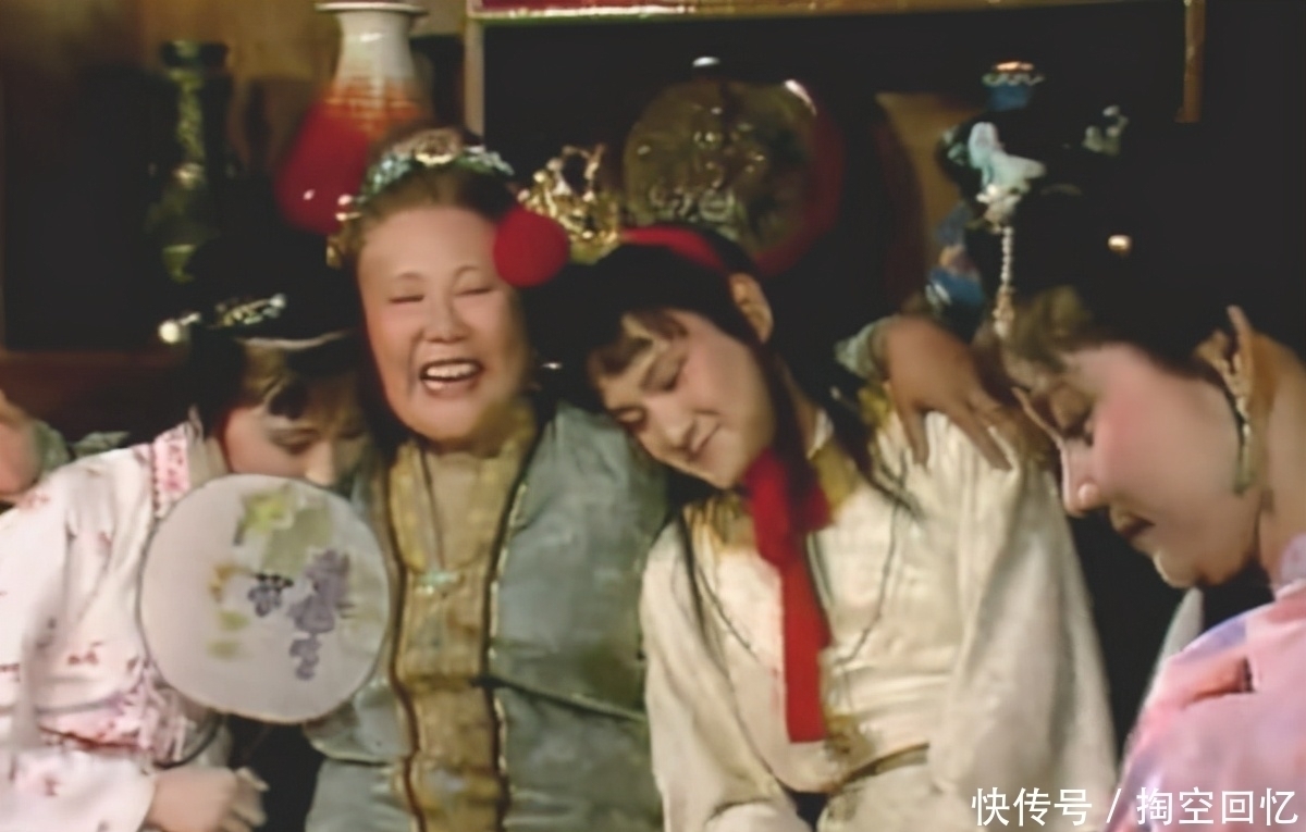 红楼梦中最重要的一个配角,如果没有了她,宝黛的爱情可能要改写
