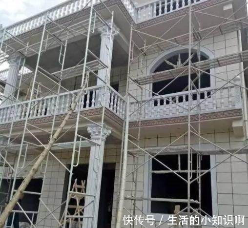 外墙|自建房还贴瓷砖有钱人都是用这种材料,好看上档次!