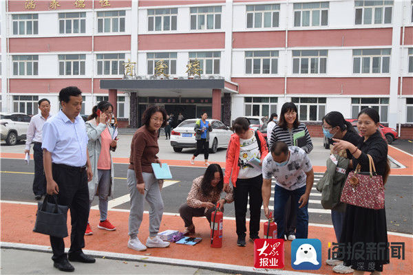 实验小学|阳信县实验小学举行学校安全知识全员培训会议