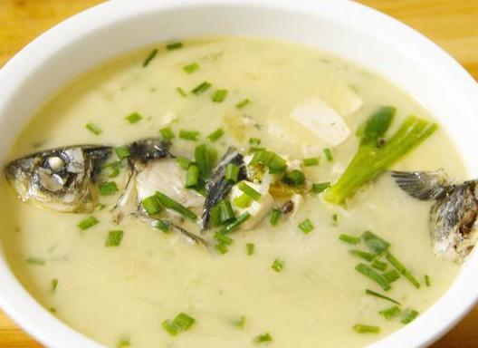 不管炖什么鱼,两种调料不能放,不然鱼又腥又难吃,好多人都做错