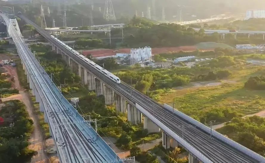 京港高铁昌深段推出定期票和计次票