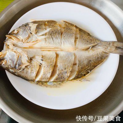 低调|学会这道清蒸海鲈鱼，想低调都不行