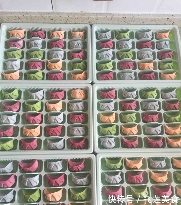 你吃过五颜六色的水饺吗?自己在家就可以做,孩子们都抢着要吃