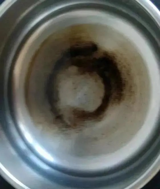 蚯蚓钓鱼难上钩?教你面粉做饵料,50米通杀鲫鲤草,30年难求