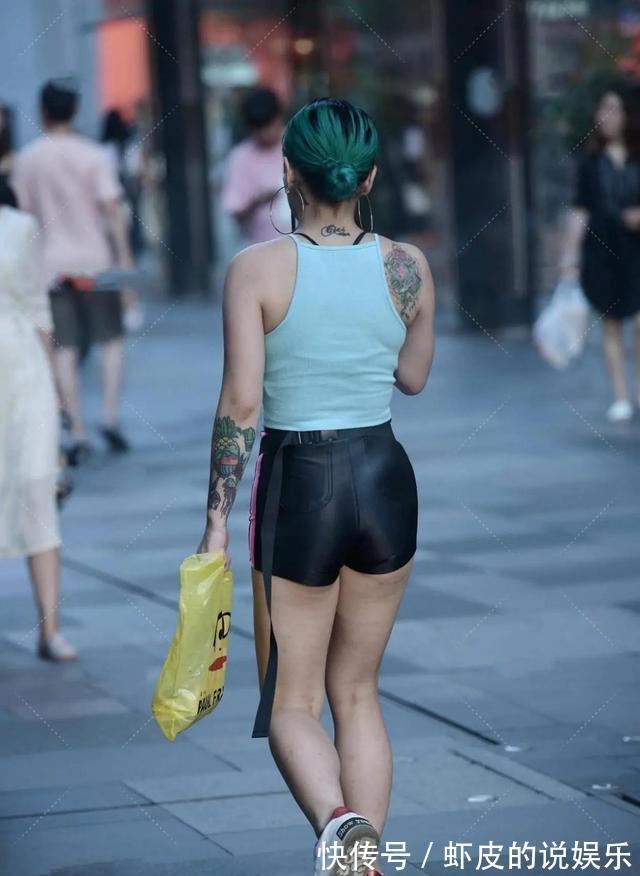 装扮 动人心扉的瑜伽裤装扮增添沉稳气质,大方好看值得借鉴,清新脱俗